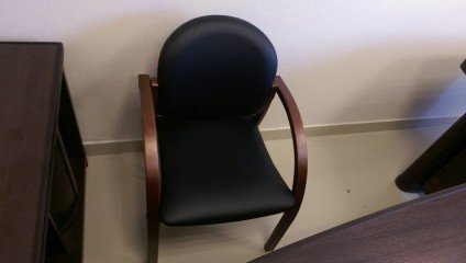 Офисный стул для посетителей